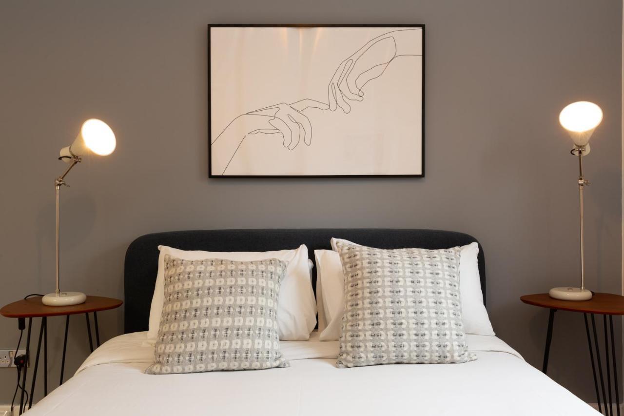 Deluxe Camden Apartment
