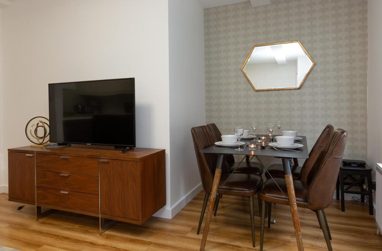 Deluxe Camden Apartment